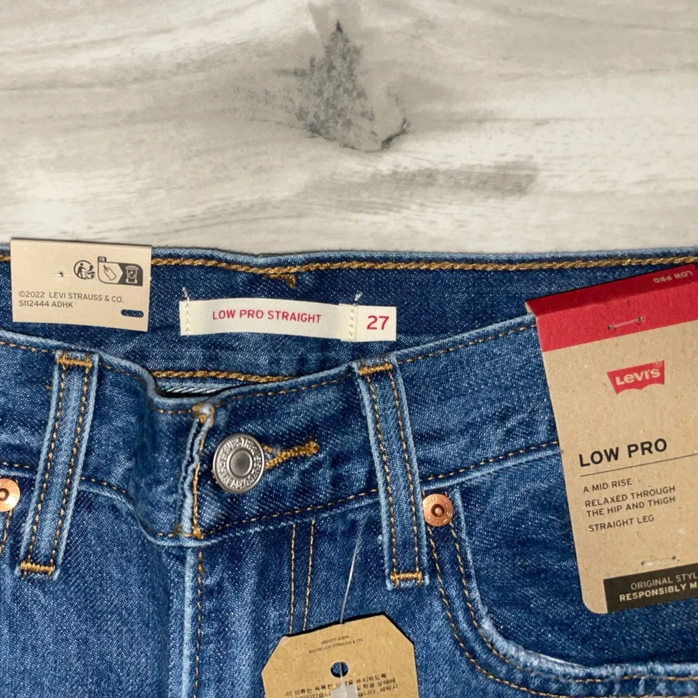 SOLD✨Levi’s low pro jeans - Picture 5 of 8